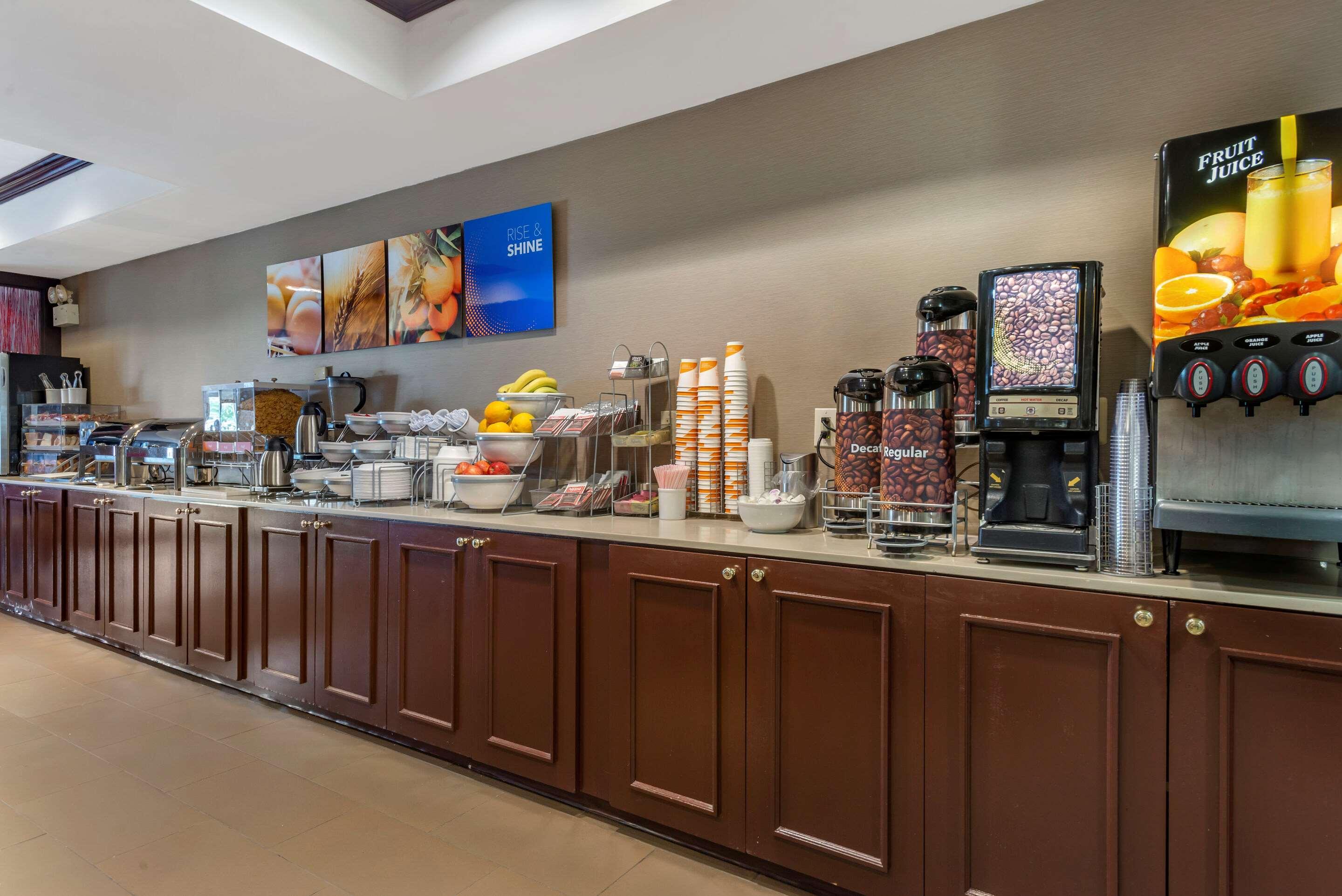 Comfort Suites Newark - Harrison Ngoại thất bức ảnh