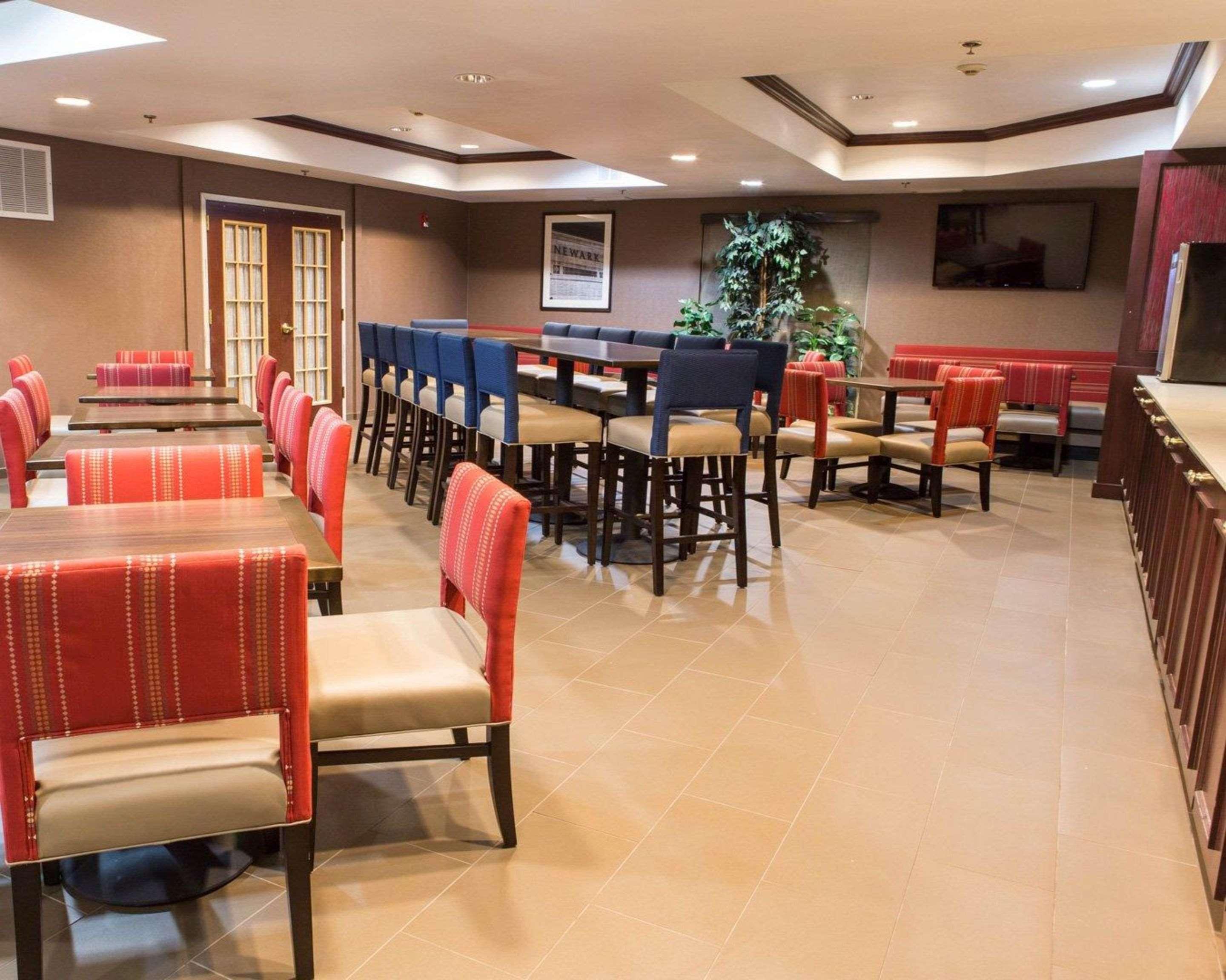 Comfort Suites Newark - Harrison Ngoại thất bức ảnh
