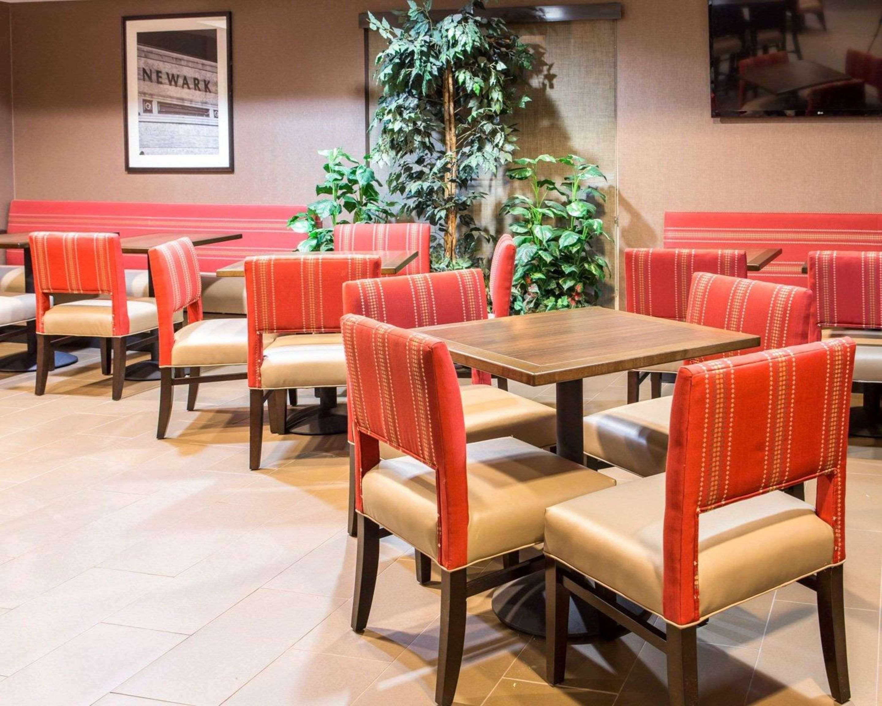 Comfort Suites Newark - Harrison Ngoại thất bức ảnh