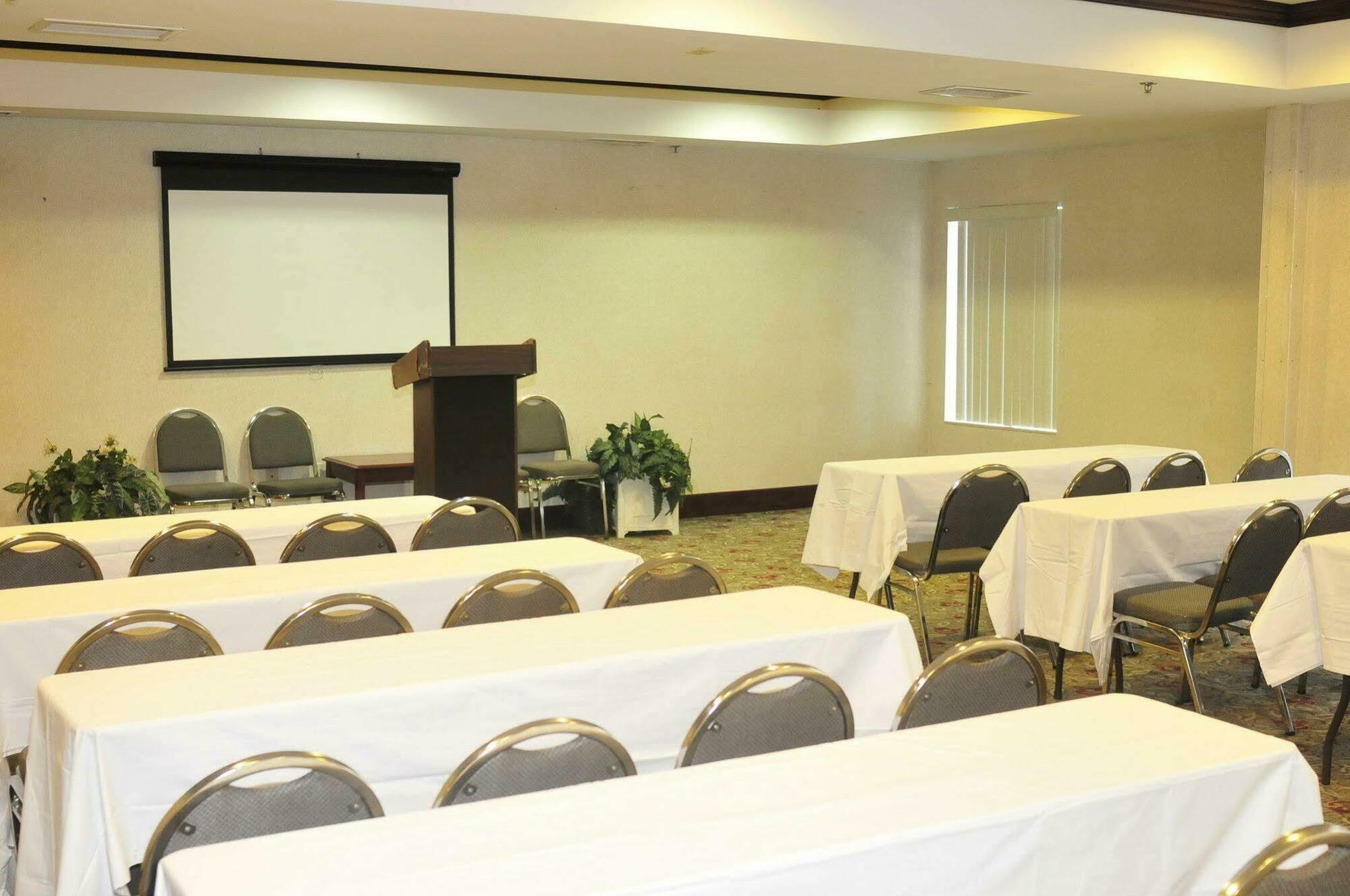 Comfort Suites Newark - Harrison Ngoại thất bức ảnh